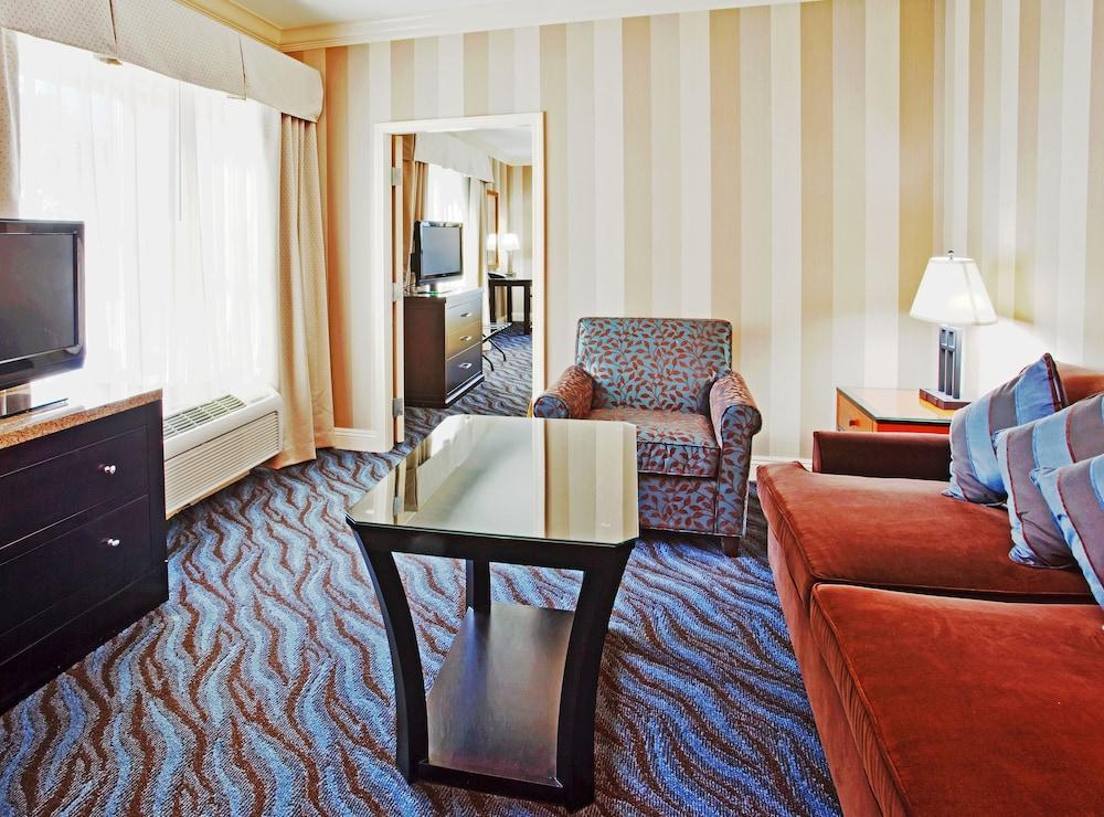 Holiday Inn Express Hotel & Suites Santa Cruz By Ihg Экстерьер фото