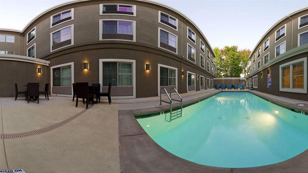 Holiday Inn Express Hotel & Suites Santa Cruz By Ihg Экстерьер фото